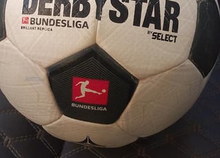 Ballon de foot DERBYSTAR