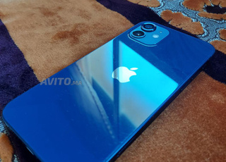 iPhone 12 64GO avec les accessoires