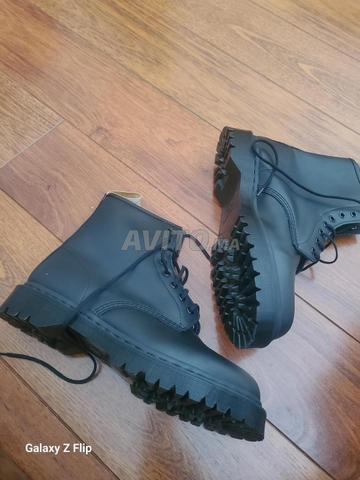 أحذية جديدة