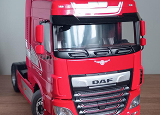 مجسم شاحنة DAF XF 1/18