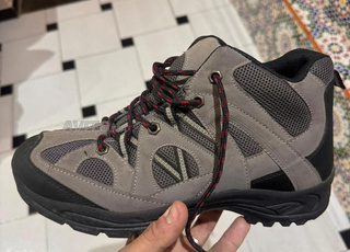 Bottes de randonnée neuf 43/44