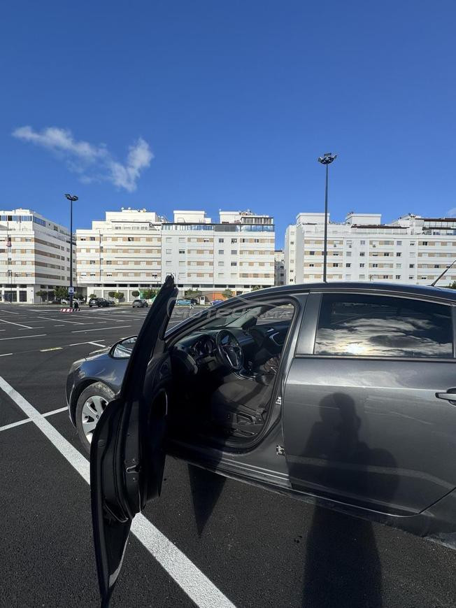 Opel Insignia Diesel Manuelle 2010 à Tanger