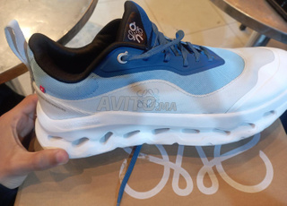 On Running Cloudtilt 2 Loewe Blue White