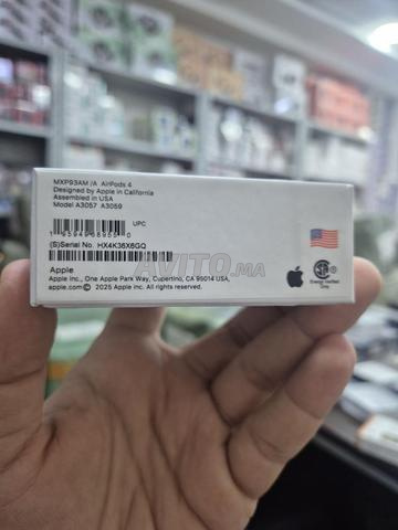 AirPods 4 Master Cop.