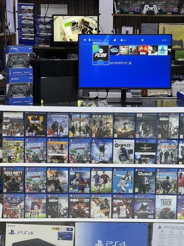 بلاي ستيشن 4 مفلشة 15 لعبة باقي جديد بالضمان