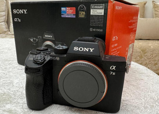 Sony A7 III - Full Frame - حالة جيدة جدا