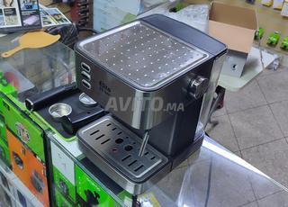 ماكينة قهوة