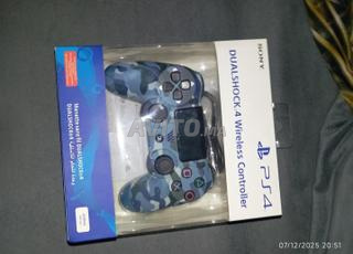 وحدة تحكم بلاي 4