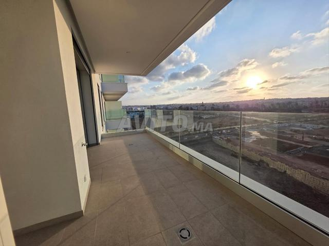 شقة 3 غرف فارغة جديدة للإيجار في cfc