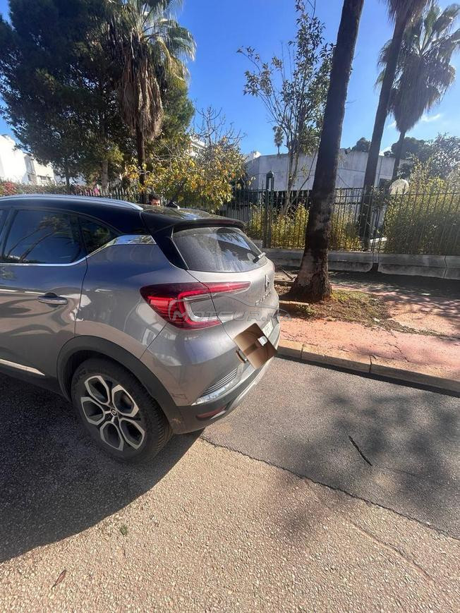 Renault Captur Essence Automatique 2022 à Salé