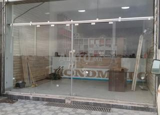 واجهة زجاج مقسّى