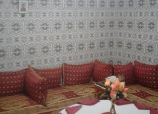 Maison titrée composée d'un rez-de-chaussée et d'un toit