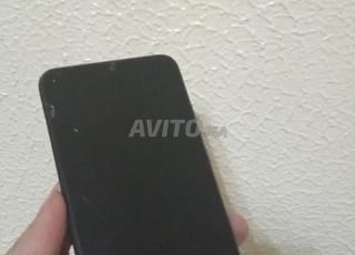 Redmi 8A bon état 2 ram 32gb avec carte sd 16gb