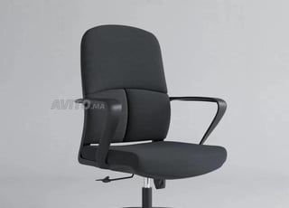 chaise opérateur en tissu disponible en stock