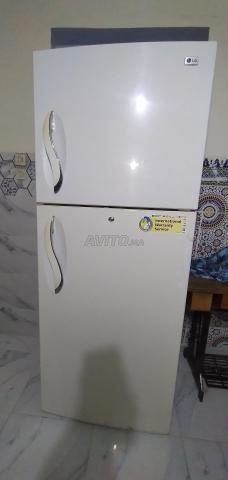 ثلاجة في حالة ممتازة بثمن مناسب. فرصة مميزة