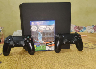PlayStation 4 à vendre.