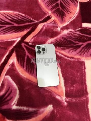 iphone16 pro max 256 esim بطارية 100 بالمئة