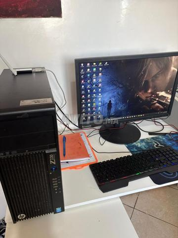 HP Z230 avec écran Lenovo