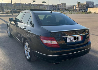 Mercedes-Benz 220 Diesel Automatique 2007 à Nador