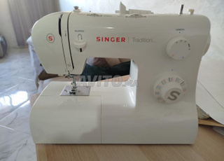 Machine à coudre SINGER tradition