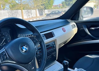 BMW Série 3 Essence Manuelle 2010 à Berrechid