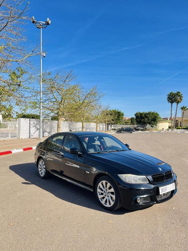 BMW Série 3 Essence Manuelle 2010 à Berrechid