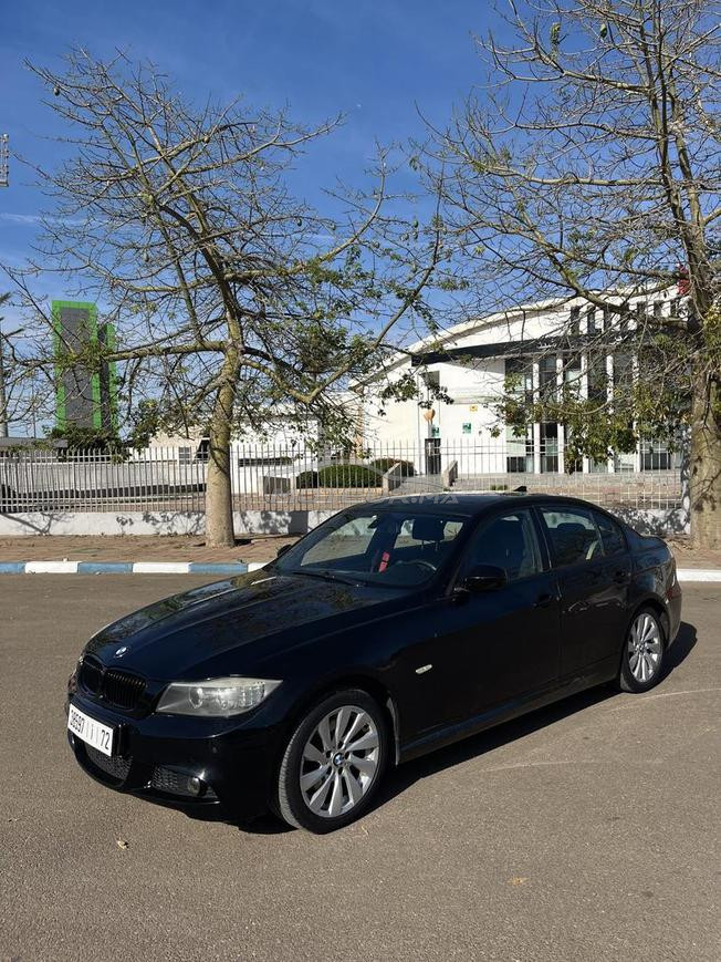 BMW Série 3 Essence Manuelle 2010 à Berrechid