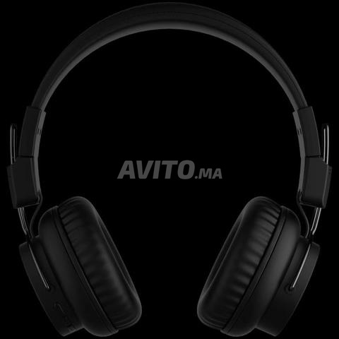 سماعة بلوتوث في حالة ممتازة وجودة صوت عالية