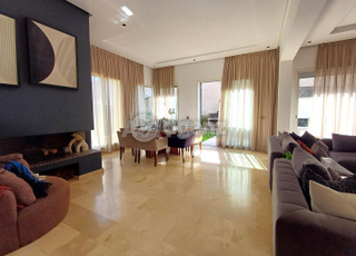 BOU-BO-1047 - Villa à vendre à Bouskoura