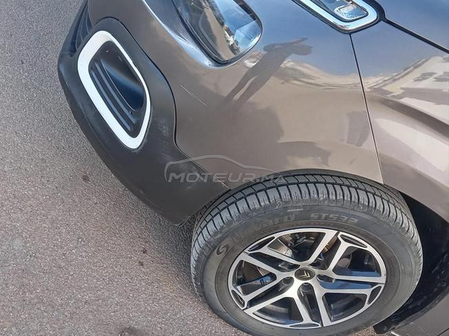 voiture d'occasion en très bon état 1er main 
