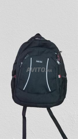 حقيبة ظهر مدرسية/سفر جديدة (DELLA GAO) سوداء