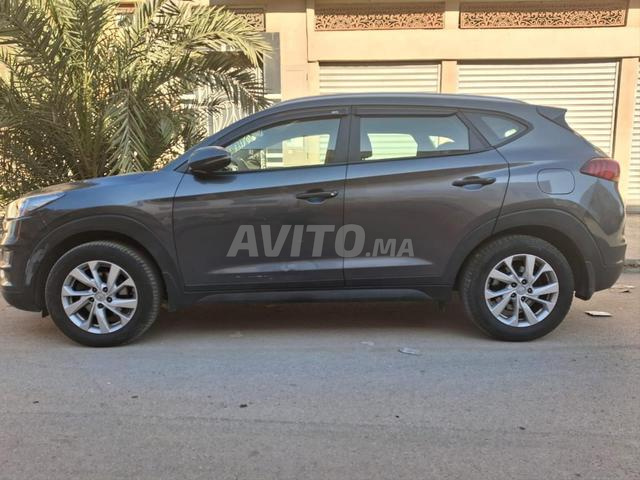 Voiture à vendre, Hyundai Tucson automatique - 2
