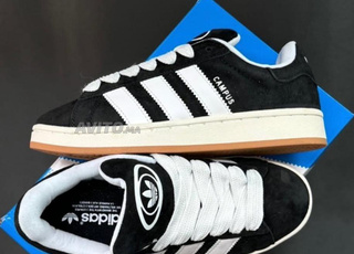 Chaussures de sport.