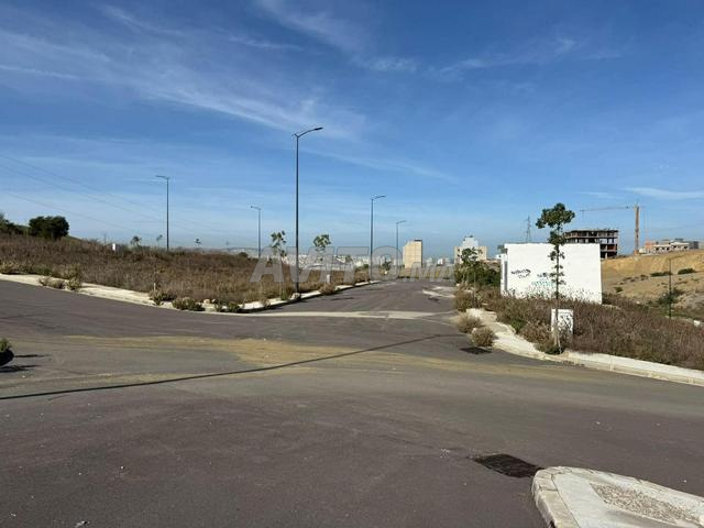 الأراضي المكتسبة للمبيع في طنجة بالية، متناسبة لعقارات