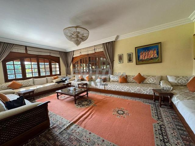 فيلا رائعة في بير قاسم مع حديقة كبيرة