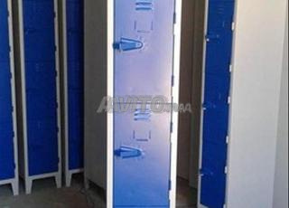 خزانة ملابس معدنية