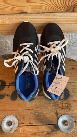 أحذية رياضية