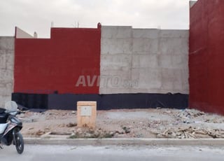 Terrain commercial à côté de la résidence Kenzi