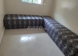 Deux matelas remplis de mousse