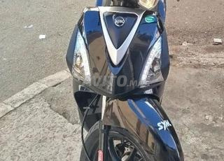 دراجة نارية سيم سيمفوني 2025