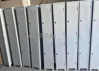 Armoire métallique avec porte verrouillée pour garder vos affaires en sécurité