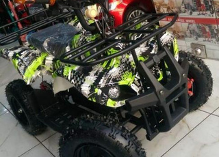 سيارة أطفال