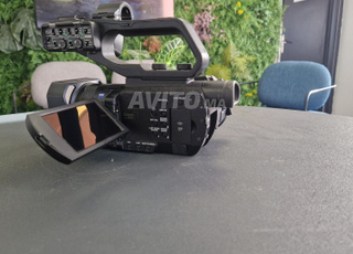 Caméra Sony PXW X70