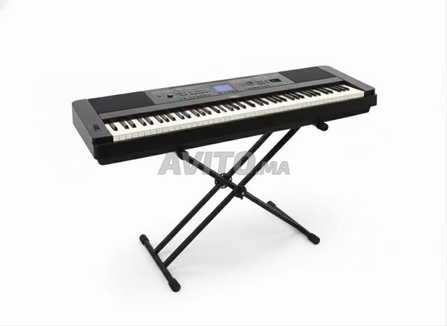 بيانو رقمي YAMAHA *Portable-Grand* DGX-660