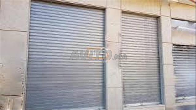 مكازة للكراء للشركات وغير ذلك 100م بحي م. عبد الله