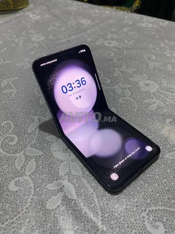 هاتف 📱 رائع بجودة عالية من نوعية Samsung Z Flip 5