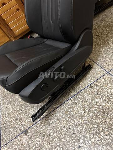 مقاعد كوبرا ليون/فورمنتور VZ جديدة