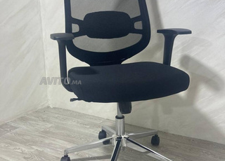 Chaise de travail confortable pour bureaux et magasins
