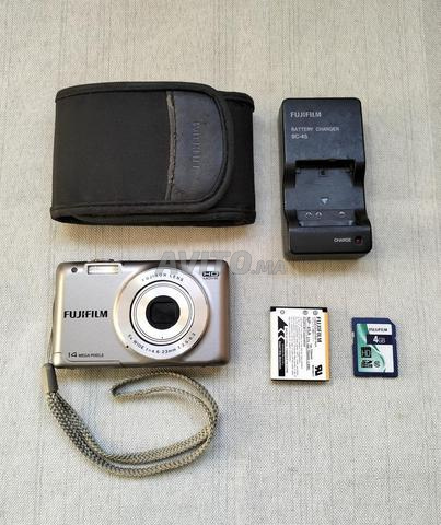 كاميرا Fujifilm HD 14 ميجا بيكسل بحالة جيدة
