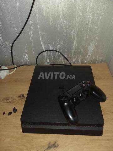 جهاز PS4 Slim 500Go ووحدة تحكم بالإضافة إلى لعبتين متضمنتين